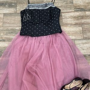 SOLD 3/$20 Ann Taylor Summer/GNO Spaghetti